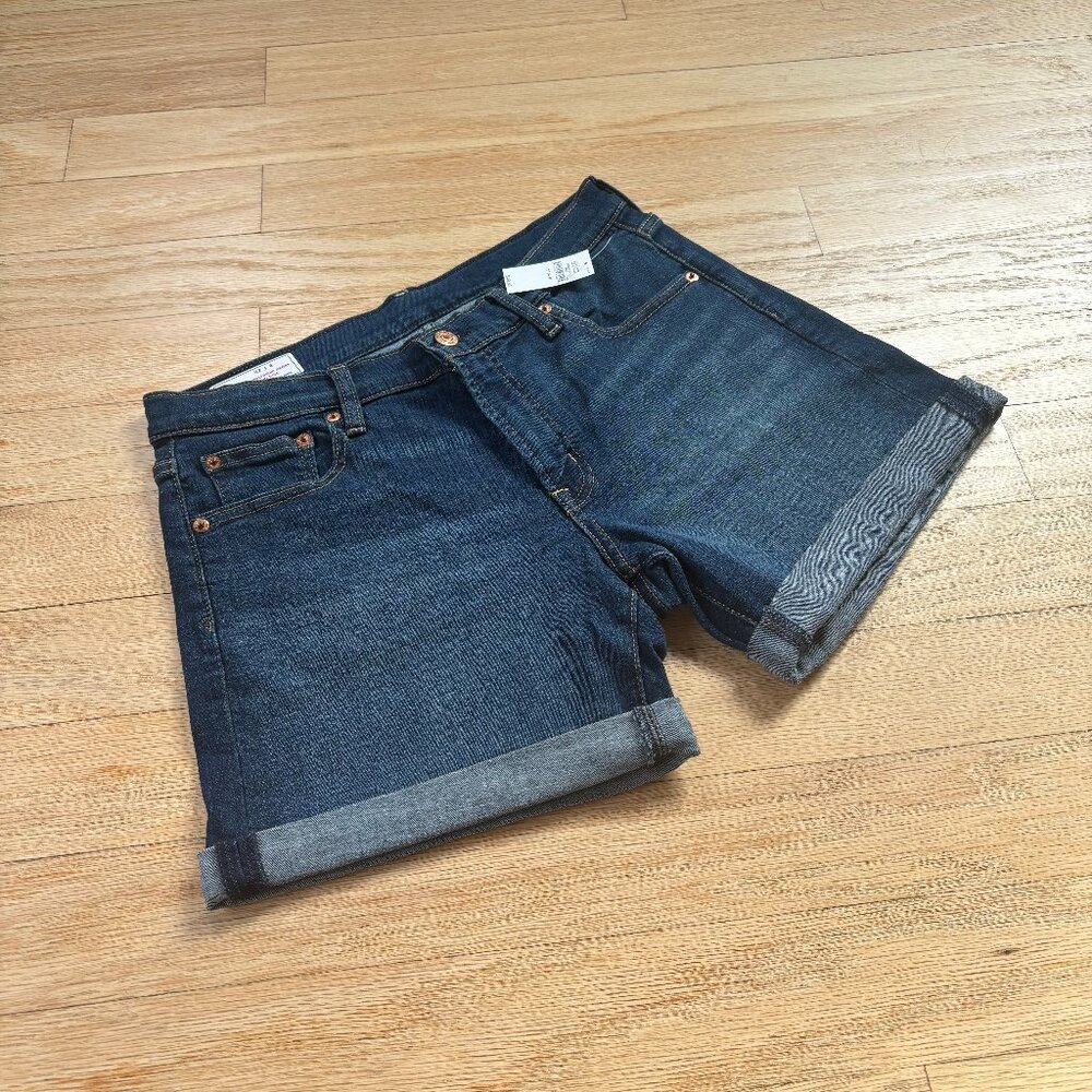 GAP 5" Mid-Rise Girlfriend Shorts